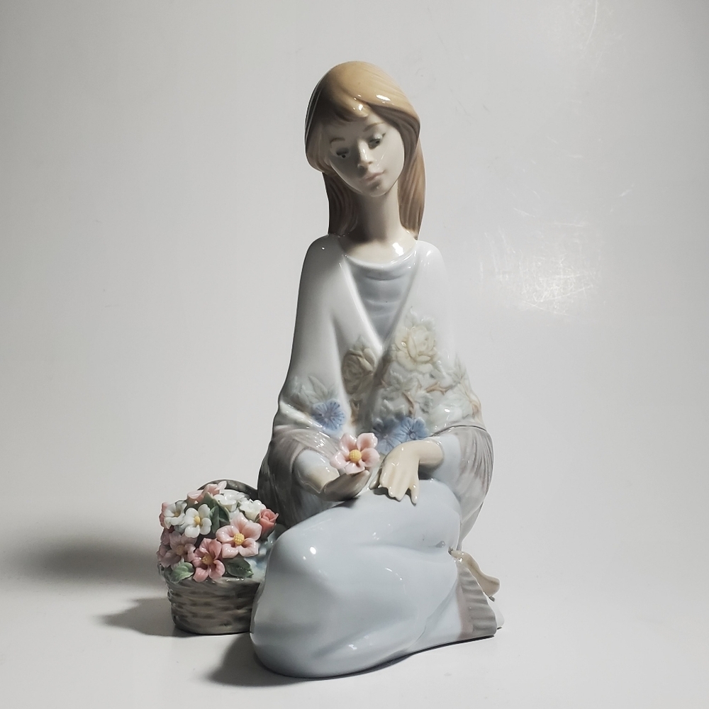 LLADRO Flower Song - 1988 Lladro Collector Society Figurine by LLADRO Vintage - Picture 3 of 10